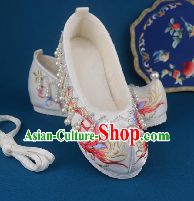 China Traditional Beads Tassel Shoes Ming Dynasty Shoes Ancient Princess Embroidered White Cloth Shoes