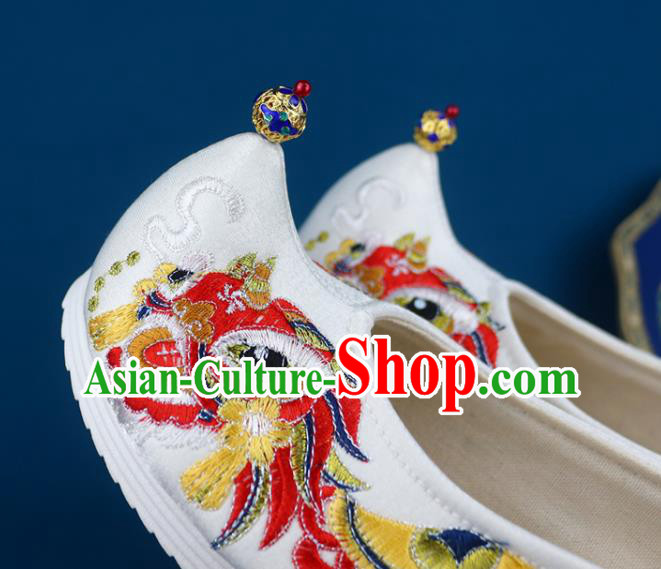 China Embroidered Lion Shoes Traditional Wedding White Cloth Shoes Ming Dynasty Princess Shoes