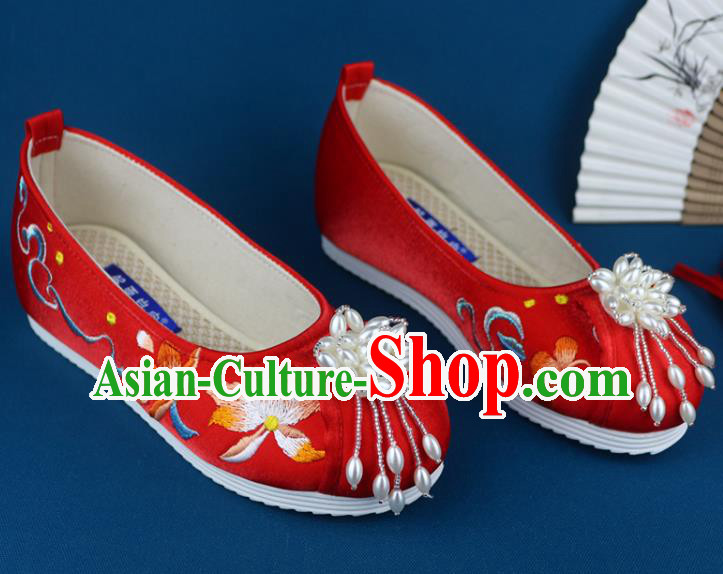 China Embroidered Shoes Traditional Wedding Red Cloth Shoes Pearls Tassel Shoes