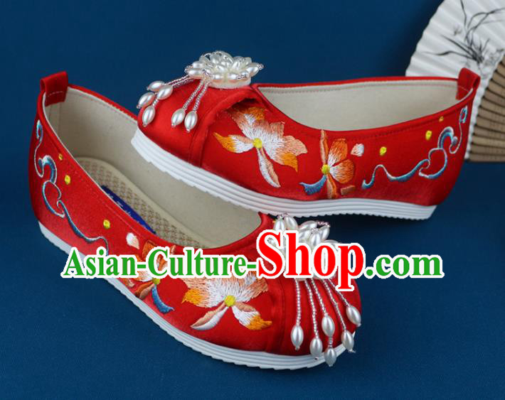 China Embroidered Shoes Traditional Wedding Red Cloth Shoes Pearls Tassel Shoes