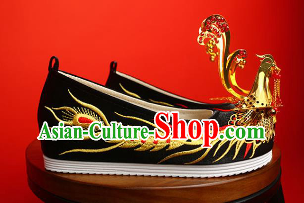 China Traditional Wedding Embroidered Shoes Handmade Bride Black Satin Shoes Golden Phoenix Shoes