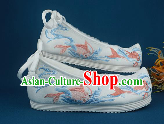 China National Winter Shoes Embroidered White Cloth Shoes Handmade Traditional Shoes