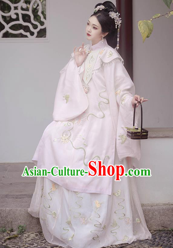 China Ancient Ming Dynasty Patrician Female Costumes Traditional Hanfu Apparels Court Embroidered Clothing