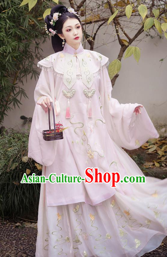 China Ancient Ming Dynasty Patrician Female Costumes Traditional Hanfu Apparels Court Embroidered Clothing