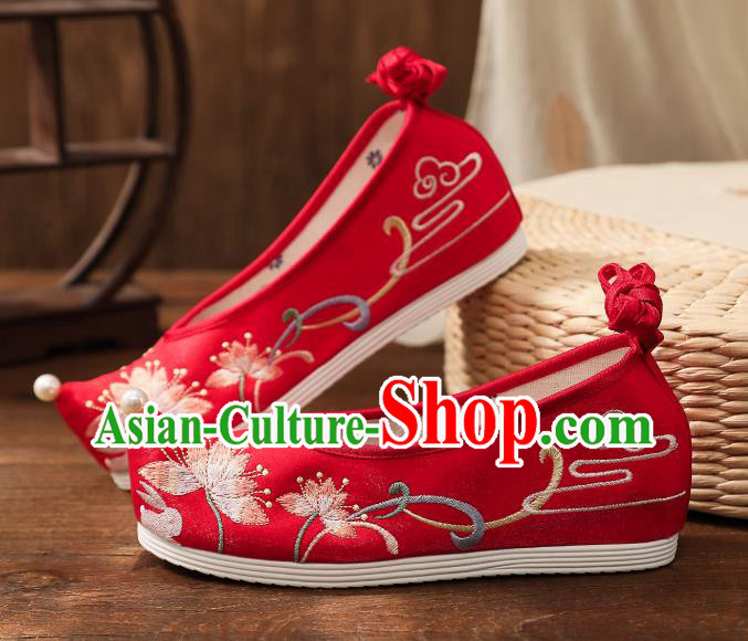 China Traditional Red Cloth Shoes Embroidered Shoes Handmade Hanfu Shoes National Wedding Shoes