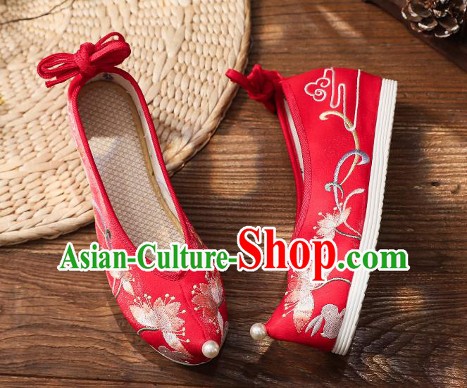 China Traditional Red Cloth Shoes Embroidered Shoes Handmade Hanfu Shoes National Wedding Shoes