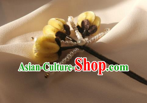China Traditional Qing Dynasty Yellow Velvet Plum Hair Stick Classical Pearls Hairpin