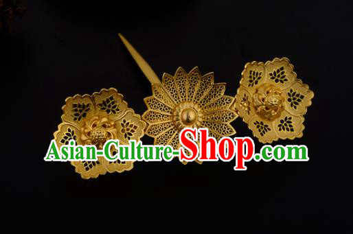 China Ancient Empress Hairpin Handmade Traditional Ming Dynasty Golden Chrysanthemum Hair Stick