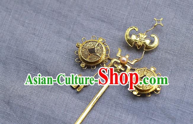 China Ancient Noble Lady Pearl Hairpin Handmade Traditional Ming Dynasty Golden Bat Hair Stick