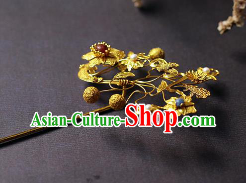 China Ancient Empress Pearls Agate Hairpin Handmade Traditional Ming Dynasty Golden Bat Hair Stick