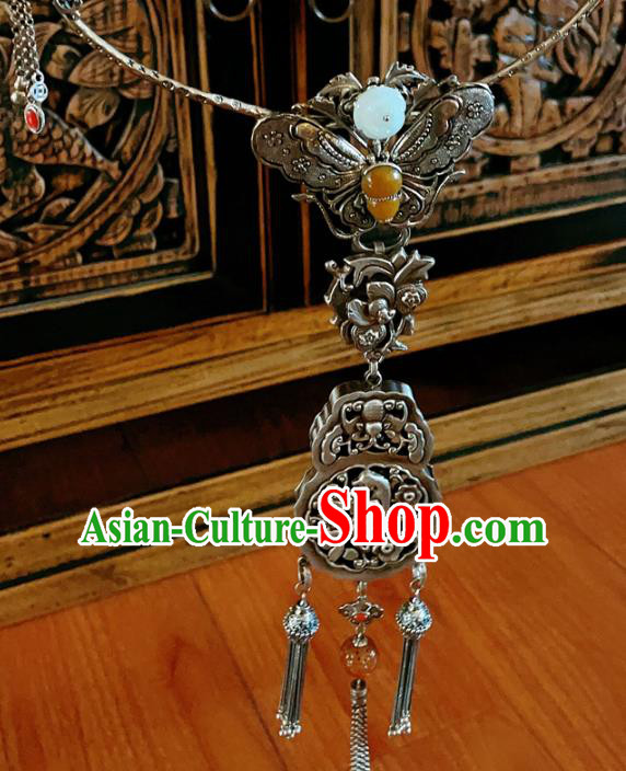 China Traditional Ceregat Gourd Necklace Accessories Handmade Silver Carving Phoenix Necklet Pendant