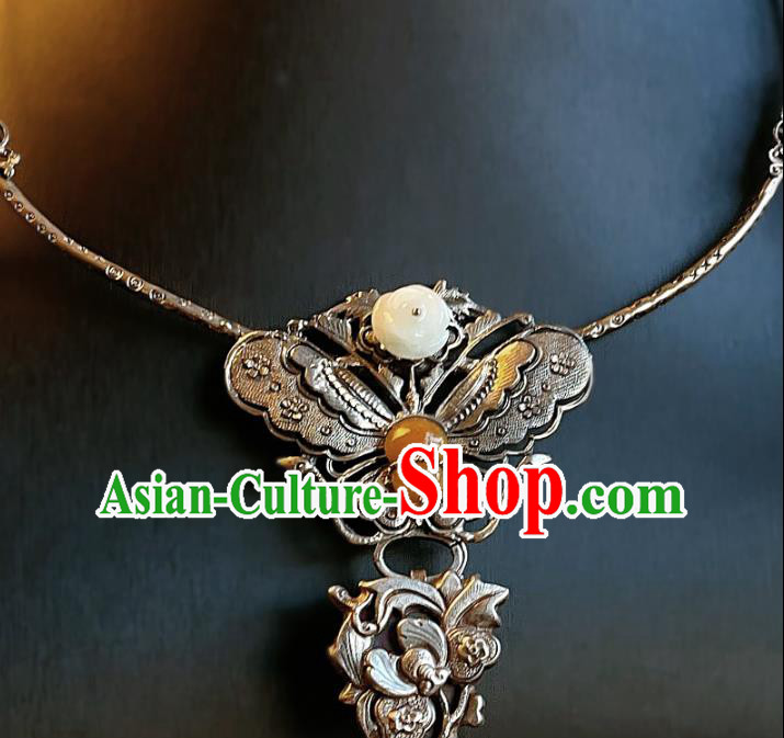 China Traditional Ceregat Gourd Necklace Accessories Handmade Silver Carving Phoenix Necklet Pendant