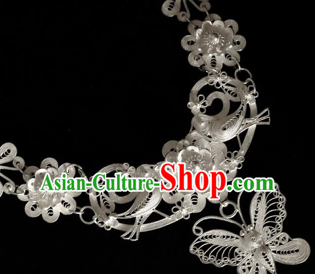 China Traditional Hanfu Plum Blossom Necklace Accessories Ancient Princess Silver Butterfly Necklet Pendant