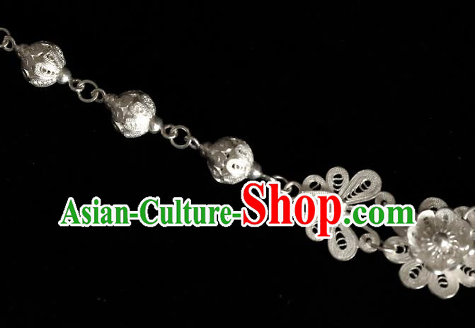 China Traditional Hanfu Plum Blossom Necklace Accessories Ancient Princess Silver Butterfly Necklet Pendant
