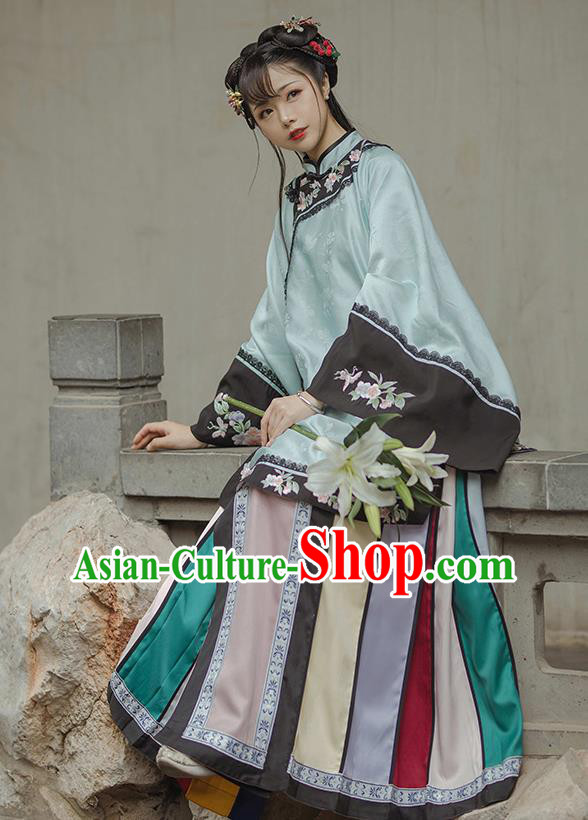 China Traditional Qing Dynasty Rich Female Embroidered Clothing Ancient Patrician Lady Historical Costumes