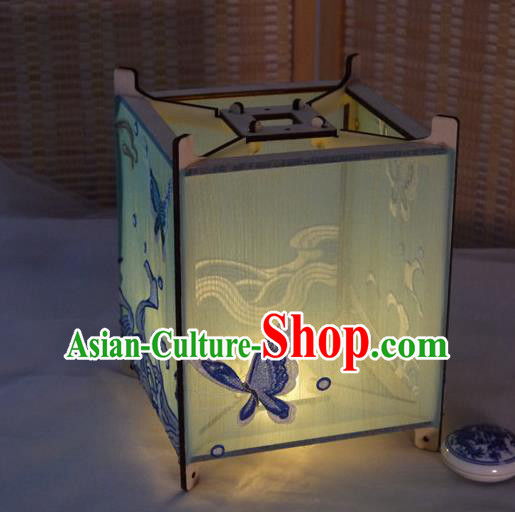 China Handmade Desk Lamp Embroidered Palace Lantern Embroidery Butterfly Lantern