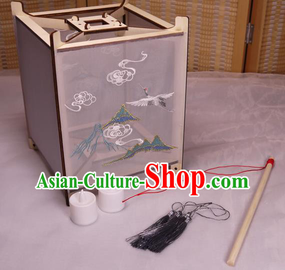 China Traditional New Year Lantern Handmade Embroidered Crane Desk Lamp Classical Palace Lantern