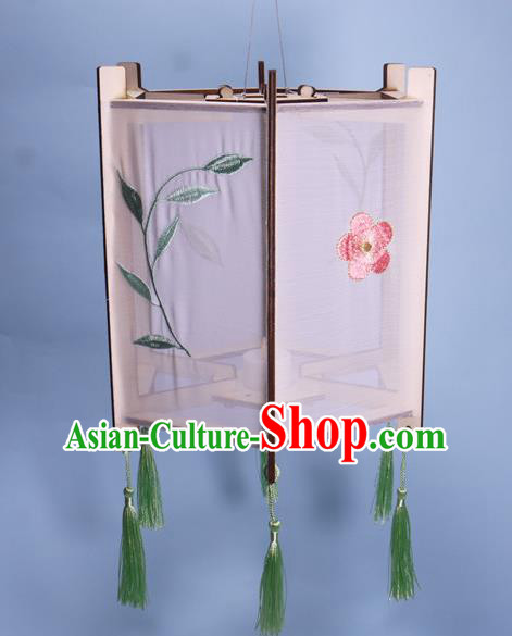 China Classical Embroidered Palace Lantern Traditional Silk Hexagon Lanterns Handmade Hanging Lamp