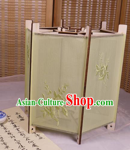 China Traditional Light Yellow Silk Hexagon Lanterns Handmade Hanging Lamp Classical Embroidered Palace Lantern