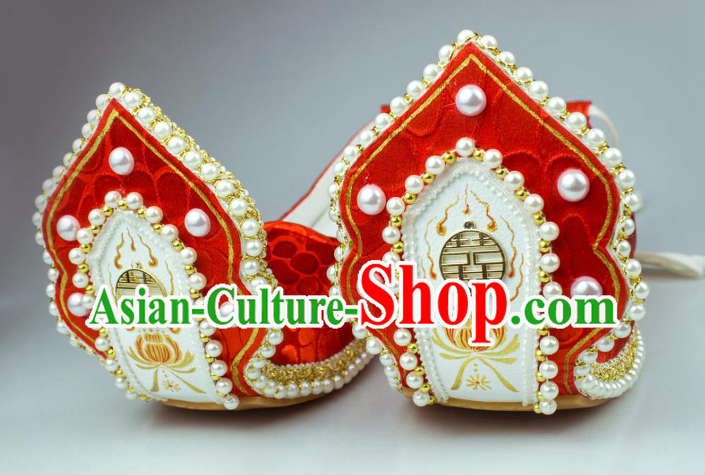 China Traditional Song Dynasty Princess Shoes Classical Wedding Pearls Shoes Red Brocade Hanfu Shoes