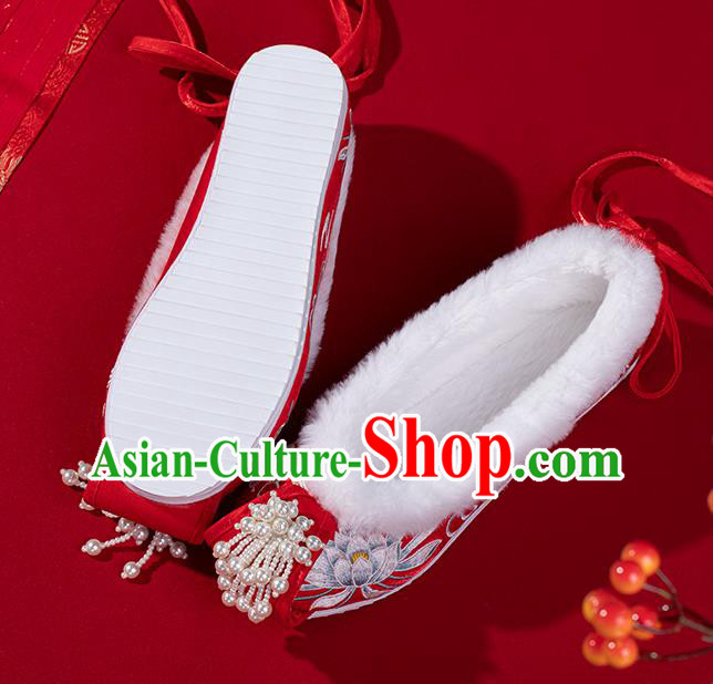 China Ming Dynasty Shoes Classical Winter Red Brocade Shoes Traditional Wedding Hanfu Embroidered Shoes