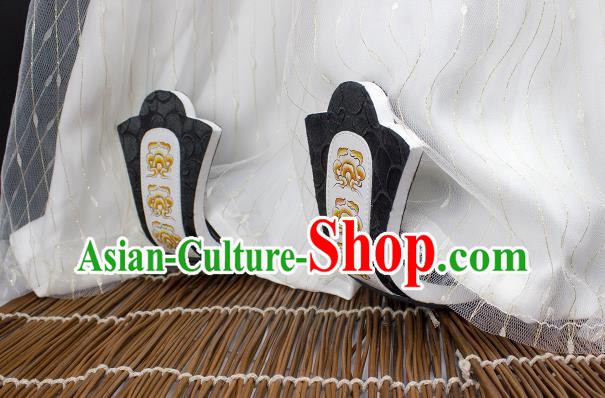 China Handmade Black Cloth Shoes Traditional Tang Dynasty Princess Shoes Classical Wedding Shoes