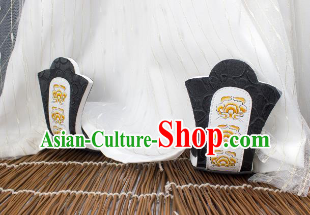 China Handmade Black Cloth Shoes Traditional Tang Dynasty Princess Shoes Classical Wedding Shoes