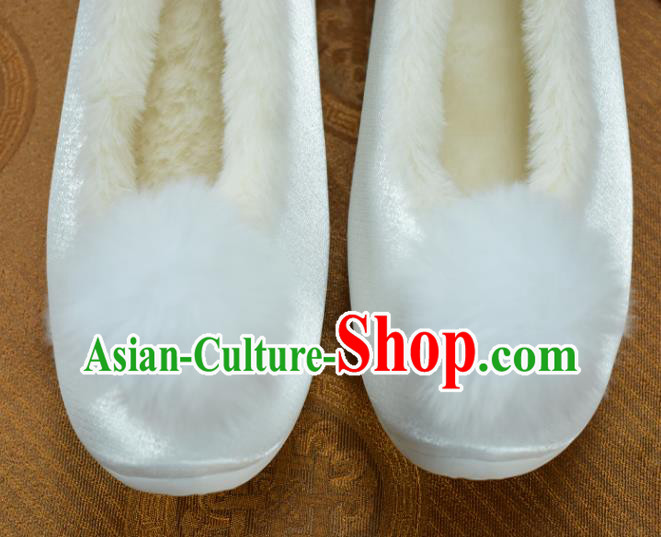 China Traditional Hanfu Shoes Winter Venonat Shoes Women Shoes National White Cloth Shoes