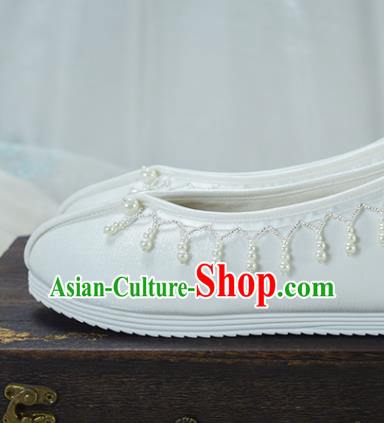 China Traditional Hanfu Shoes White Satin Shoes National Women Beads Tassel Shoes