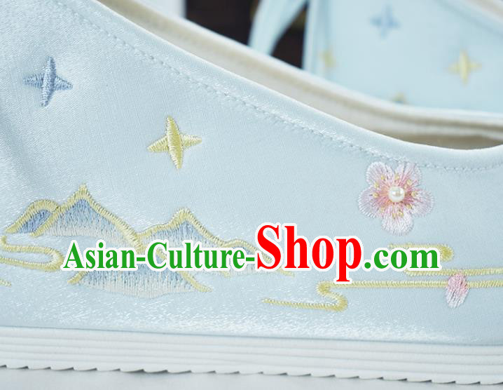 China National Women Shoes Traditional Light Blue Cloth Shoes Embroidered Shoes