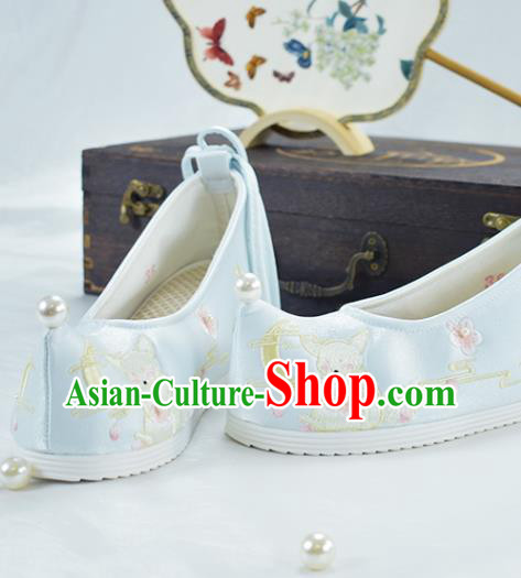 China National Women Shoes Traditional Light Blue Cloth Shoes Embroidered Shoes