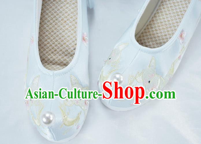 China National Women Shoes Traditional Light Blue Cloth Shoes Embroidered Shoes
