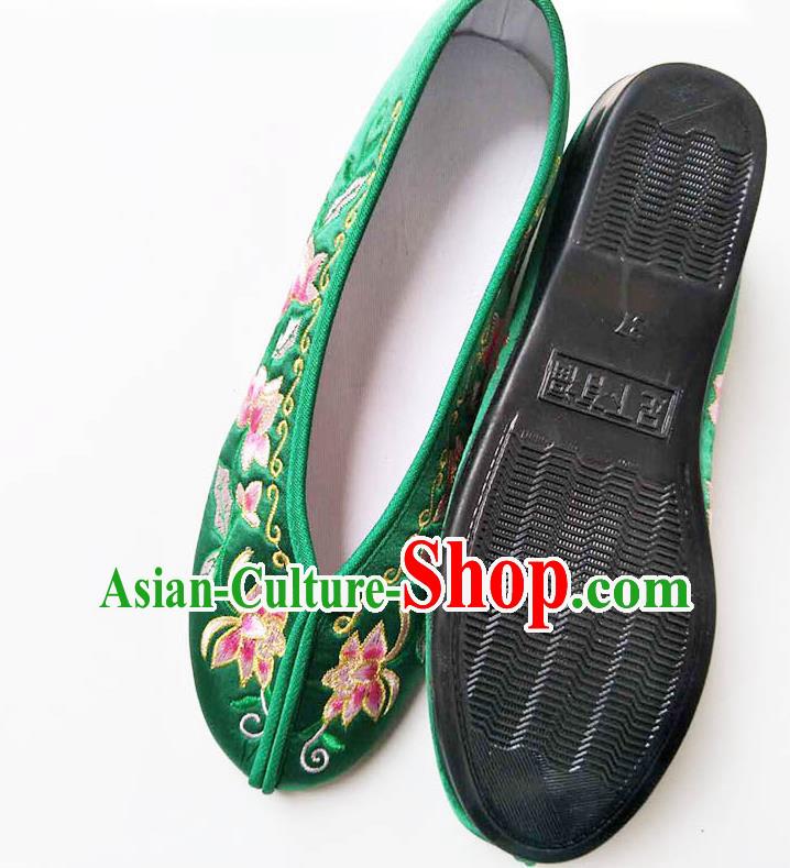 China Traditional Green Satin Shoes Embroidered Flowers Shoes Classical Wedding Xiu He Shoes
