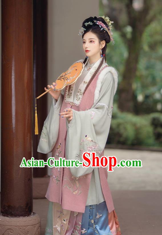 China Ancient Ming Dynasty Court Beauty Historical Clothing Traditional Embroidered Hanfu Garment Costumes