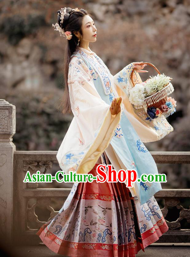 China Ancient Nobility Women Hanfu Clothing Traditional Ming Dynasty Royal Princess Embroidered Costumes