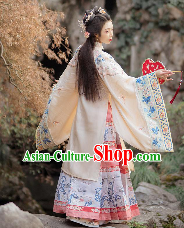 China Ancient Nobility Women Hanfu Clothing Traditional Ming Dynasty Royal Princess Embroidered Costumes