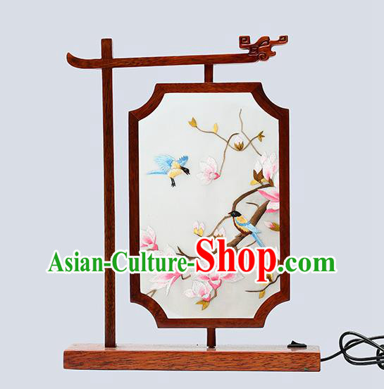 China Suzhou Embroidered Mangnolia Bedside Lamp Handmade Wood Table Decoration LED Desk Lantern