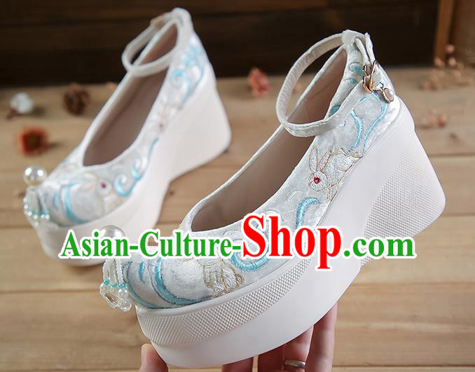China White Velvet Shoes Traditional Hanfu Shoes Embroidered Rabbit Platform Shoes