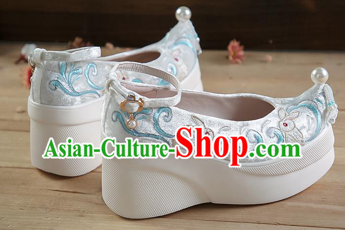 China White Velvet Shoes Traditional Hanfu Shoes Embroidered Rabbit Platform Shoes