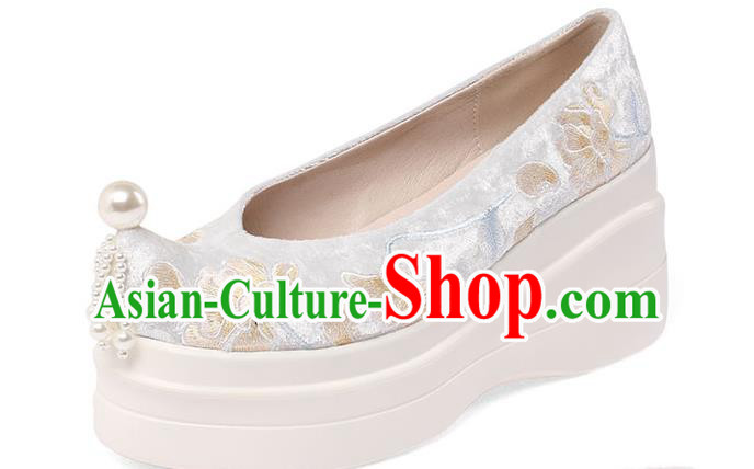 China White Velvet Shoes Traditional Hanfu Pearls Tassel Shoes Embroidered Flowers Platform Shoes