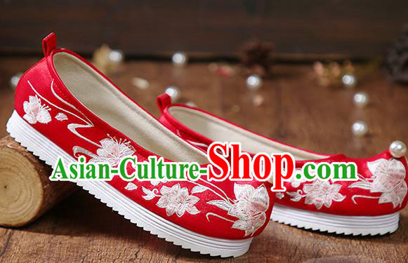 China Traditional Wedding Hanfu Shoes Embroidered Peach Blossom Shoes Red Cloth Shoes