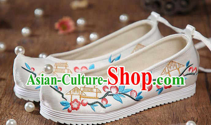 China Embroidered White Satin Shoes Ancient Princess Shoes Traditional Hanfu Pearl Shoes
