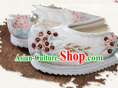 China Traditional Hanfu Shoes Embroidered Sequins Shoes Ancient Ming Dynasty Princess White Satin Shoes