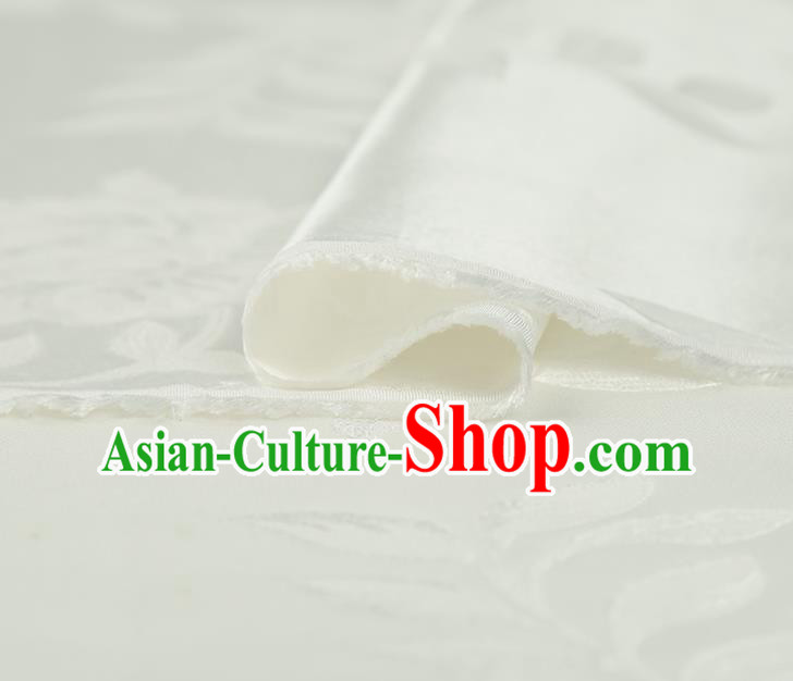 China Jacquard White Silk Fabric Traditional Brocade Fabric Asian Cheongsam Gambiered Guangdong Gauze
