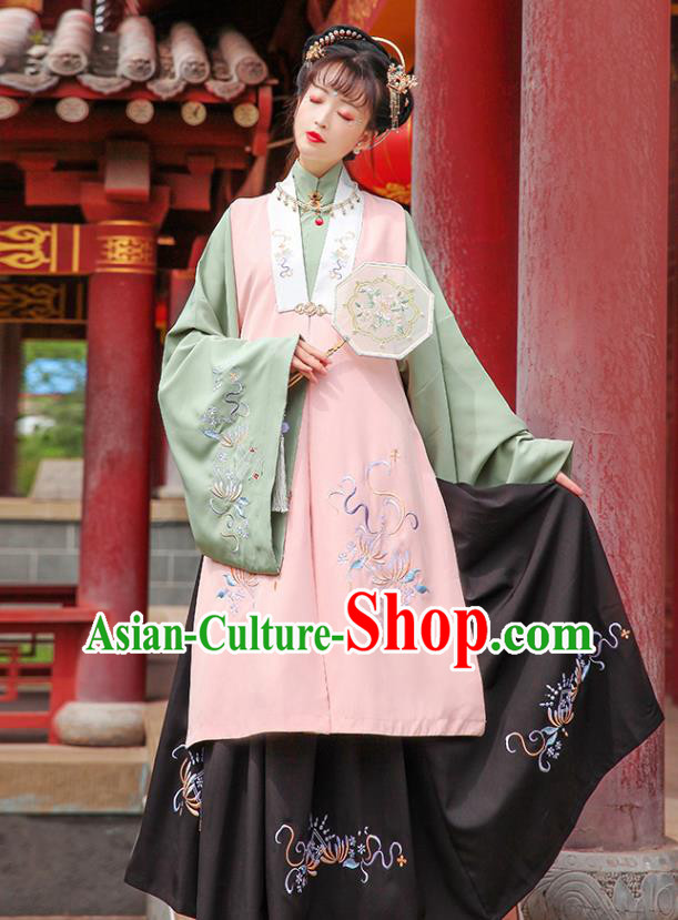 Chinese Ancient Noble Lady Embroidered Costumes Traditional Ming Dynasty Royal Princess Hanfu Clothing