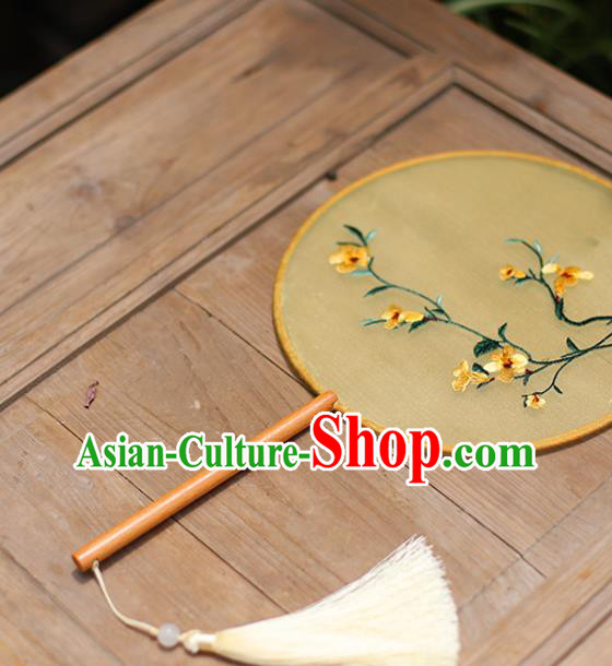 China Handmade Hanfu Palace Fan Embroidered Flowers Circular Fan Traditional Cultural Dance Light Yellow Silk Fan