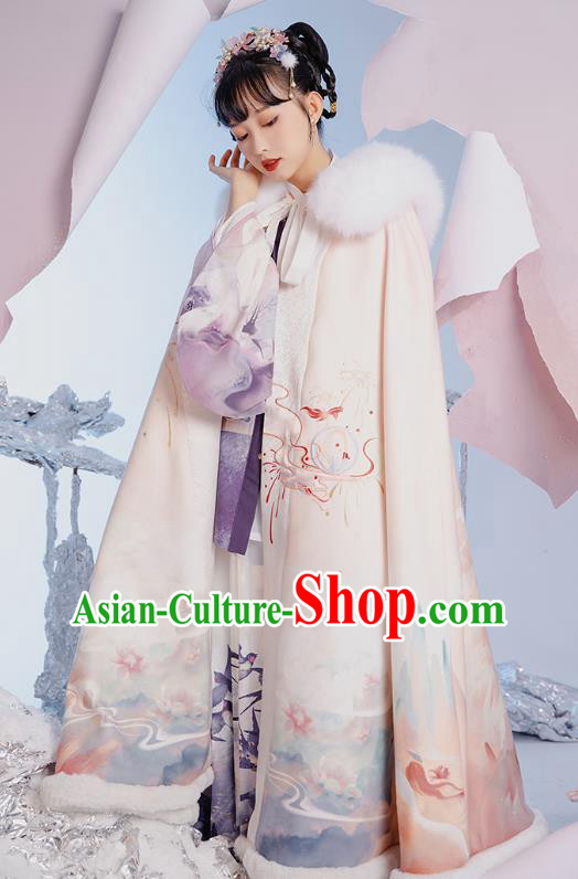 China Traditional Ming Dynasty Court Beauty Hanfu Clothing Ancient Royal Princess Embroidered Cape