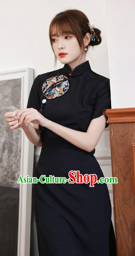 Chinese Traditional Young Girl Black Cheongsam Classical Qipao Dress