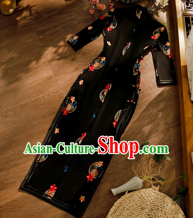 Chinese Traditional Black Cheongsam Clothing Classical Embroidered Qipao Dress