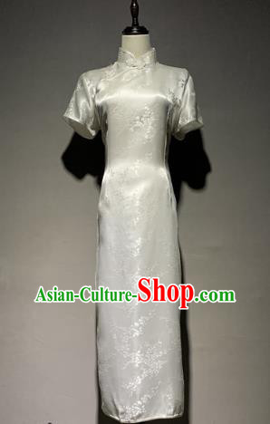 China Classical Plum Blossom Pattern White Brocade Cheongsam Catwalks Stage Performance Costume